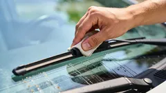 Kasta inte bort gamla torkarblad i förtid: ett billigt knep som fungerar